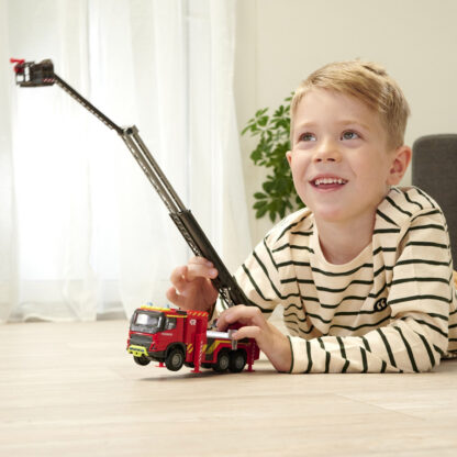 MAJORETTE – VOLVO FMX FIRE LADDER