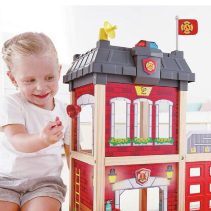 Hape – Caserne de pompiers en bois-7