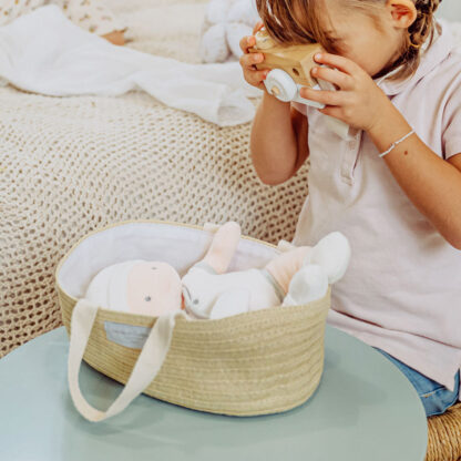 Poupon bébé avec couffin – Pol – Blanc et gris – 28 cm